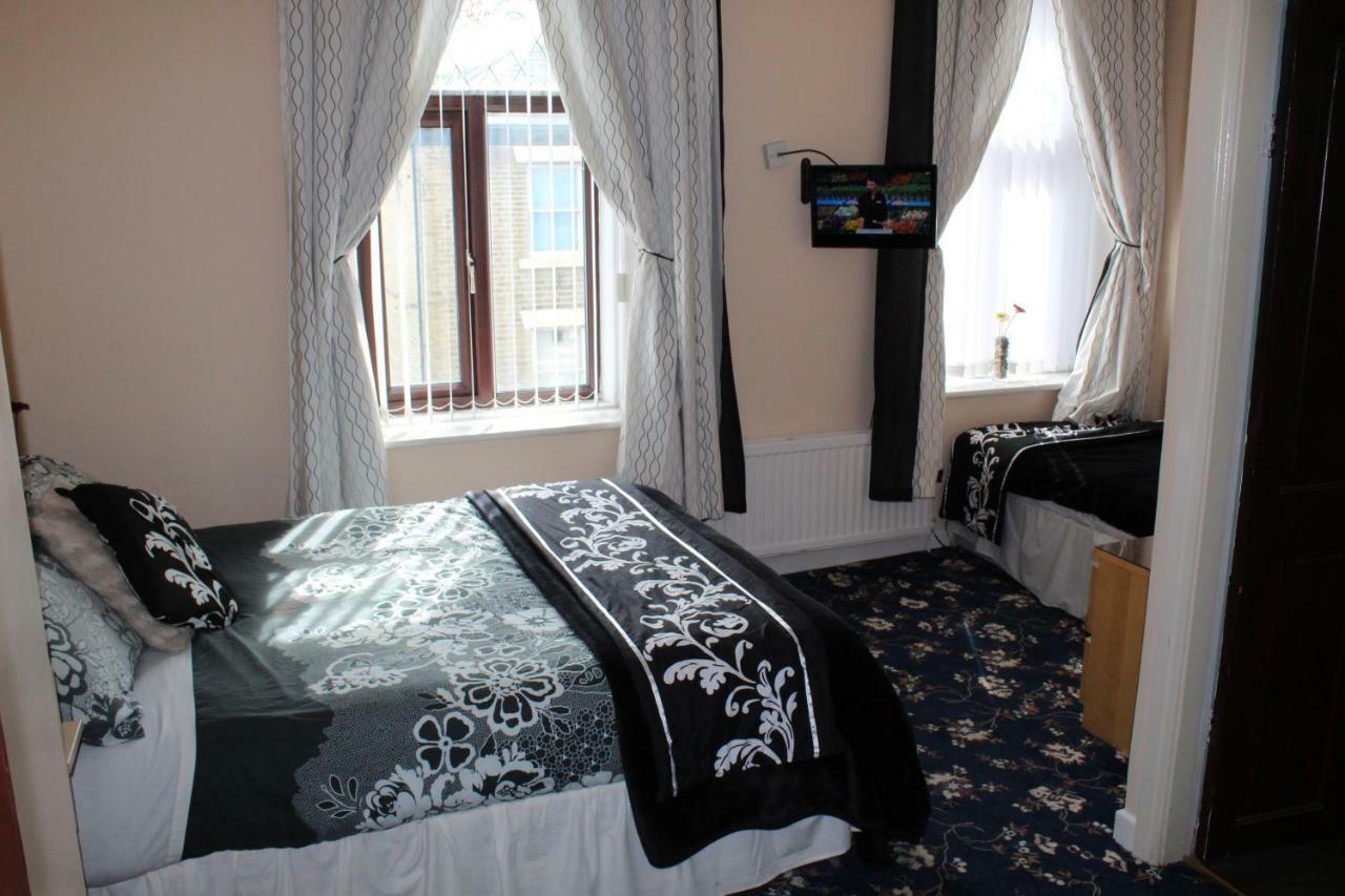 Peakdale Lodge Glossop Eksteriør billede